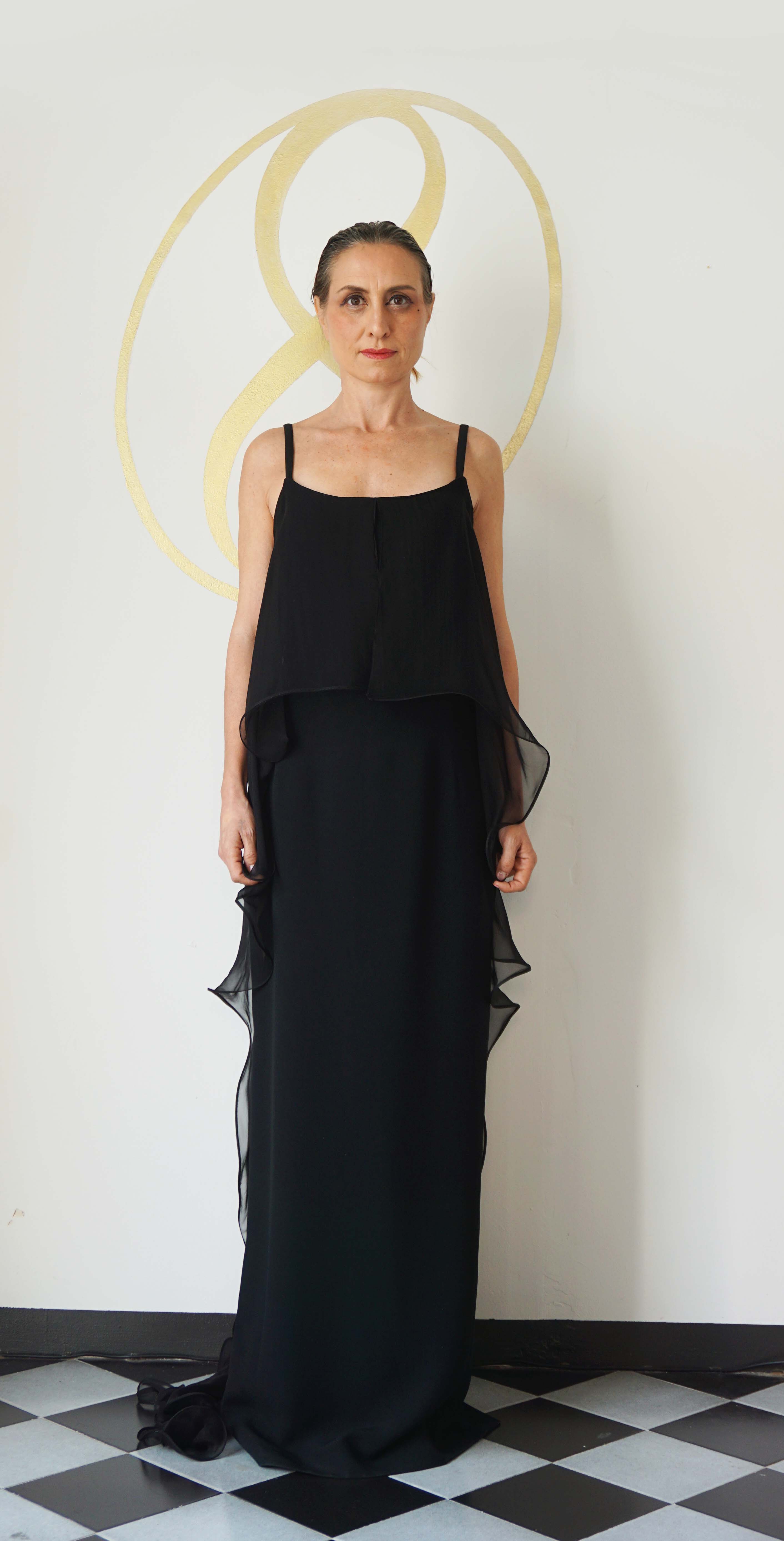 Abito da sera nero con mantella in seta Claude Montana Paris