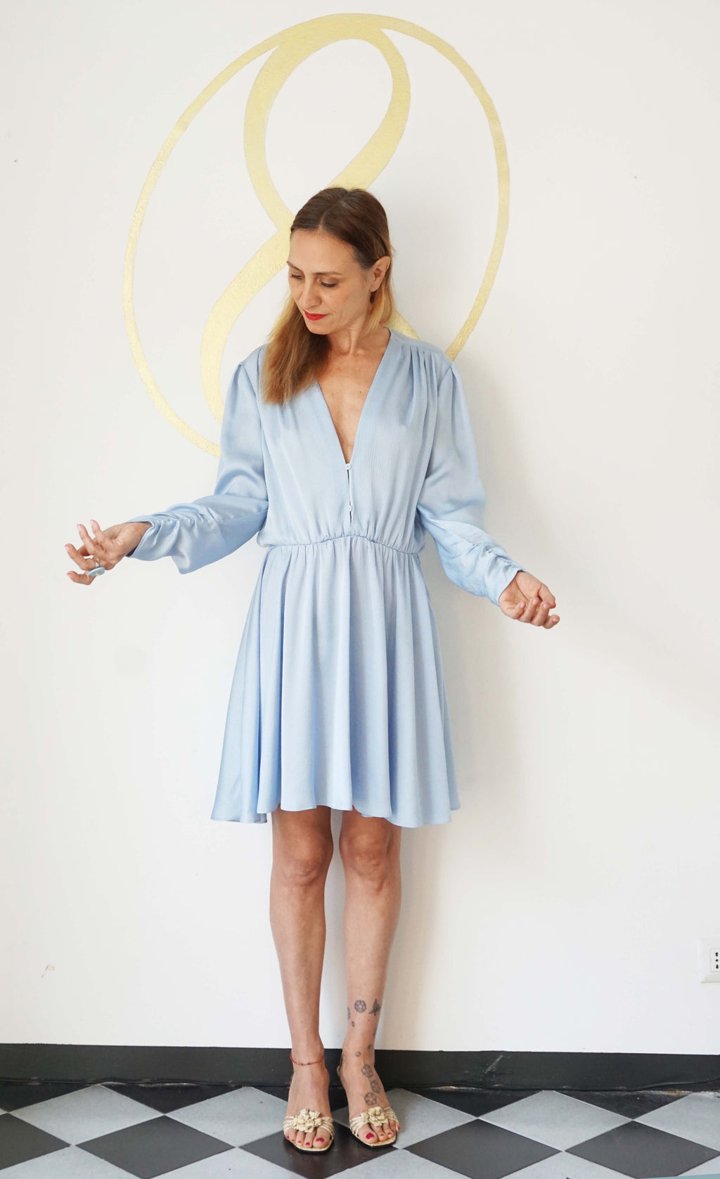 Abito corto Maje Revolver con scollatura a V celeste