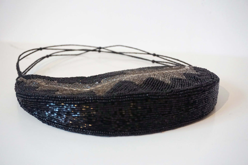 Borsetta base raso con motivo di foglia decorata con perline