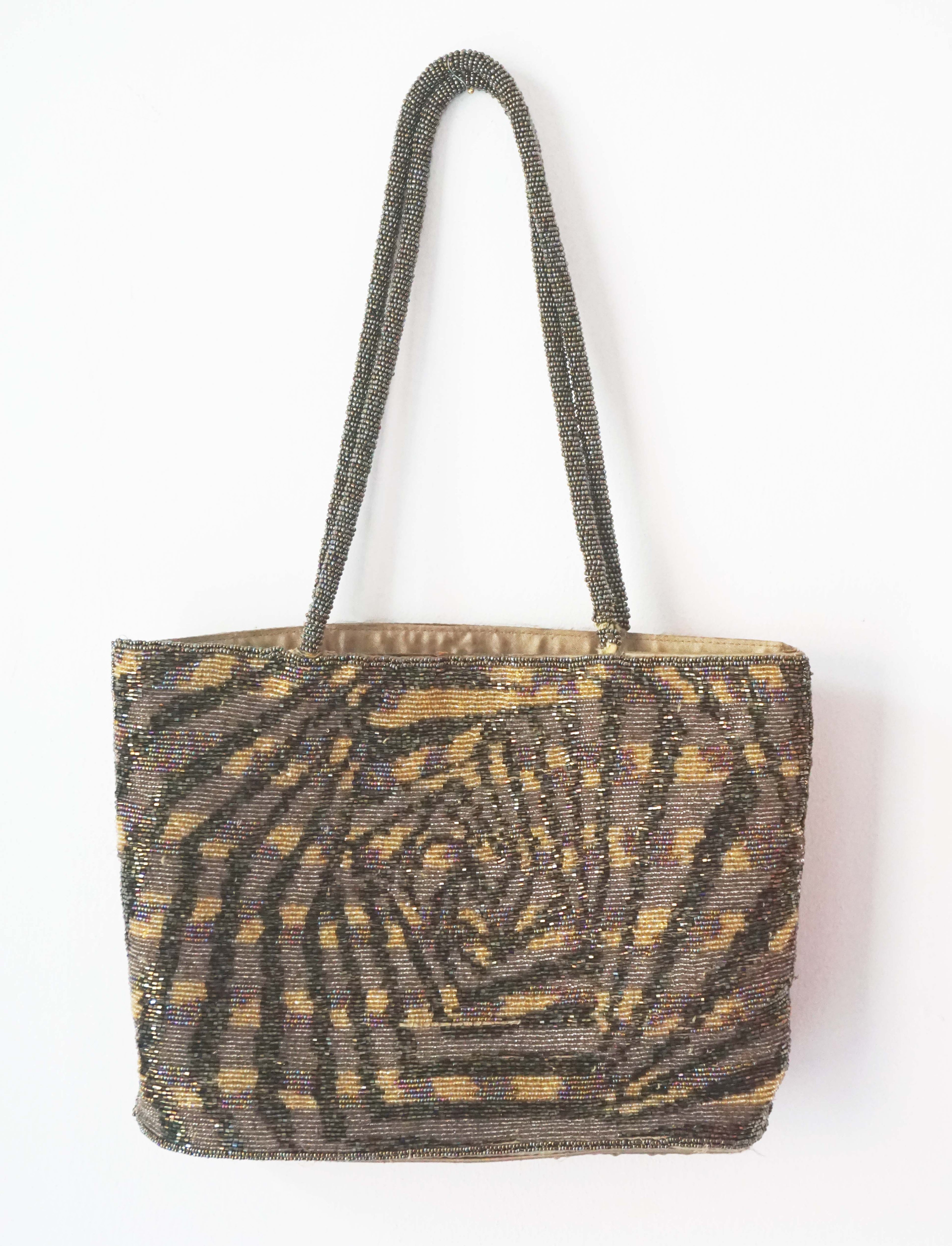 Borsa tracollina Scheilan-Firenze in raso decorata con perline