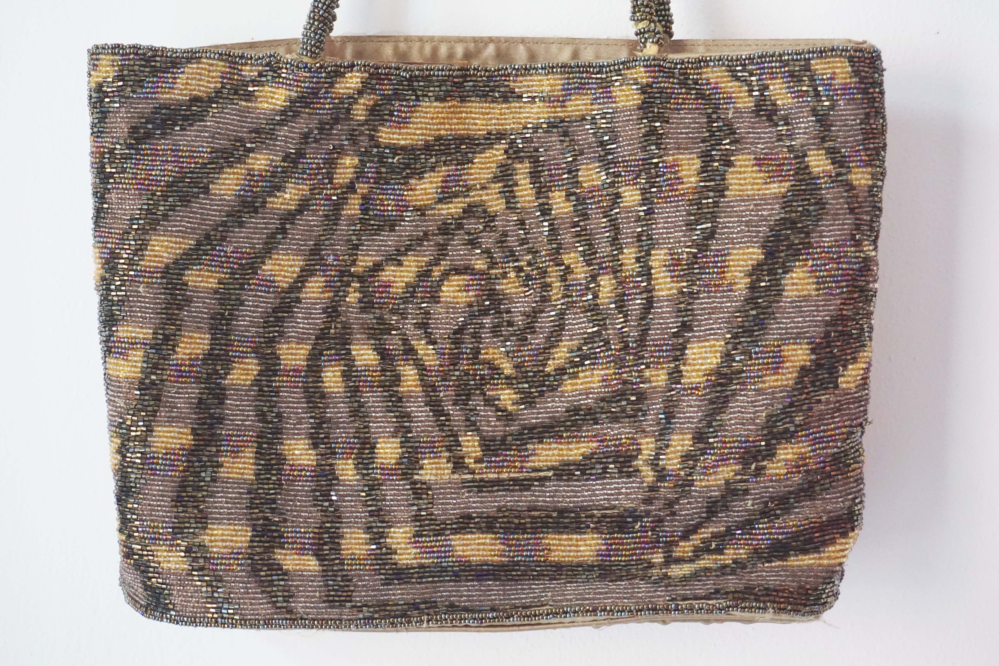 Borsa tracollina Scheilan-Firenze in raso decorata con perline