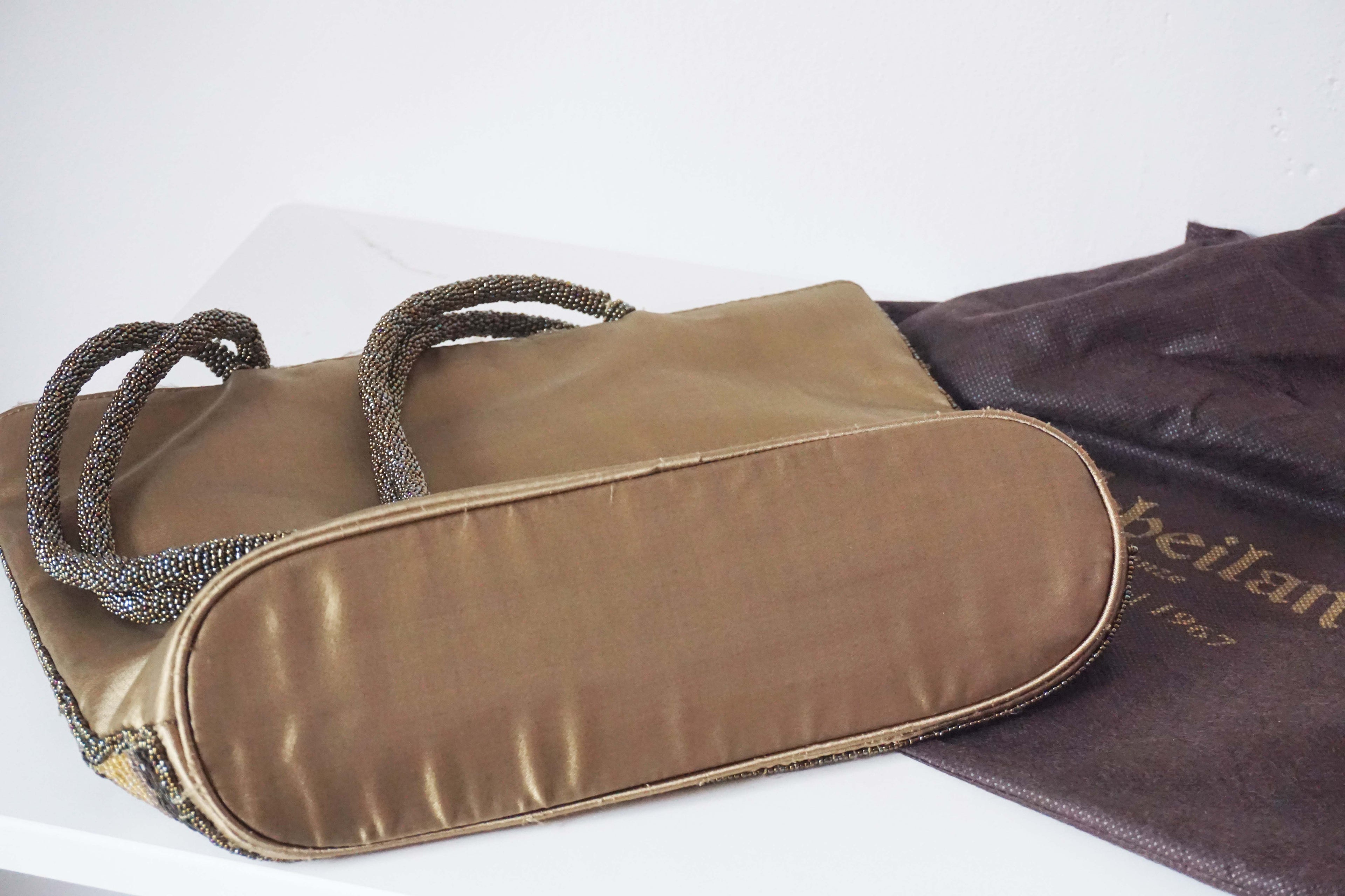 Borsa tracollina Scheilan-Firenze in raso decorata con perline