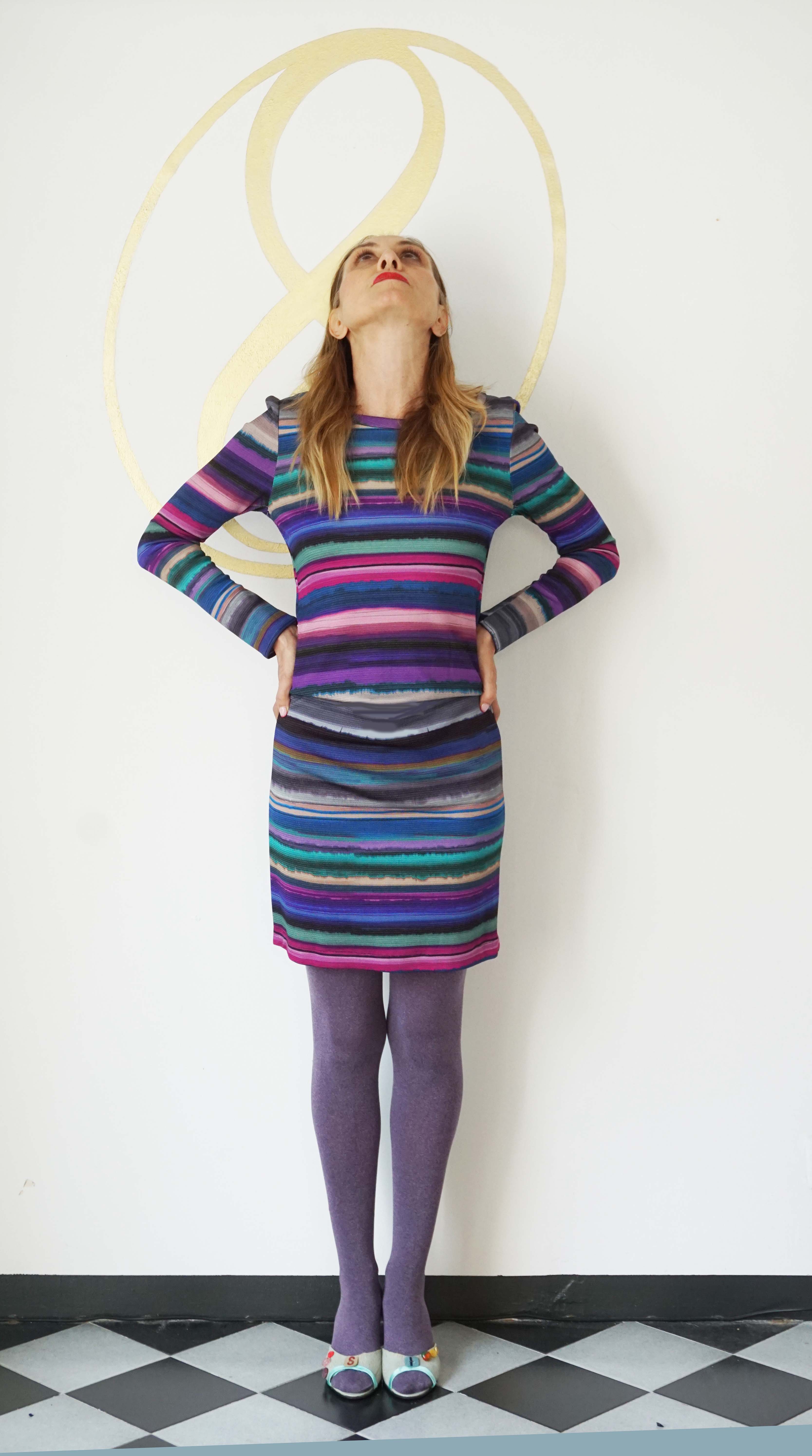 Abito tubino corto a maniche lunghe, righe effetto acquarello Design Lo Spazio dell'Arte e Sartoria