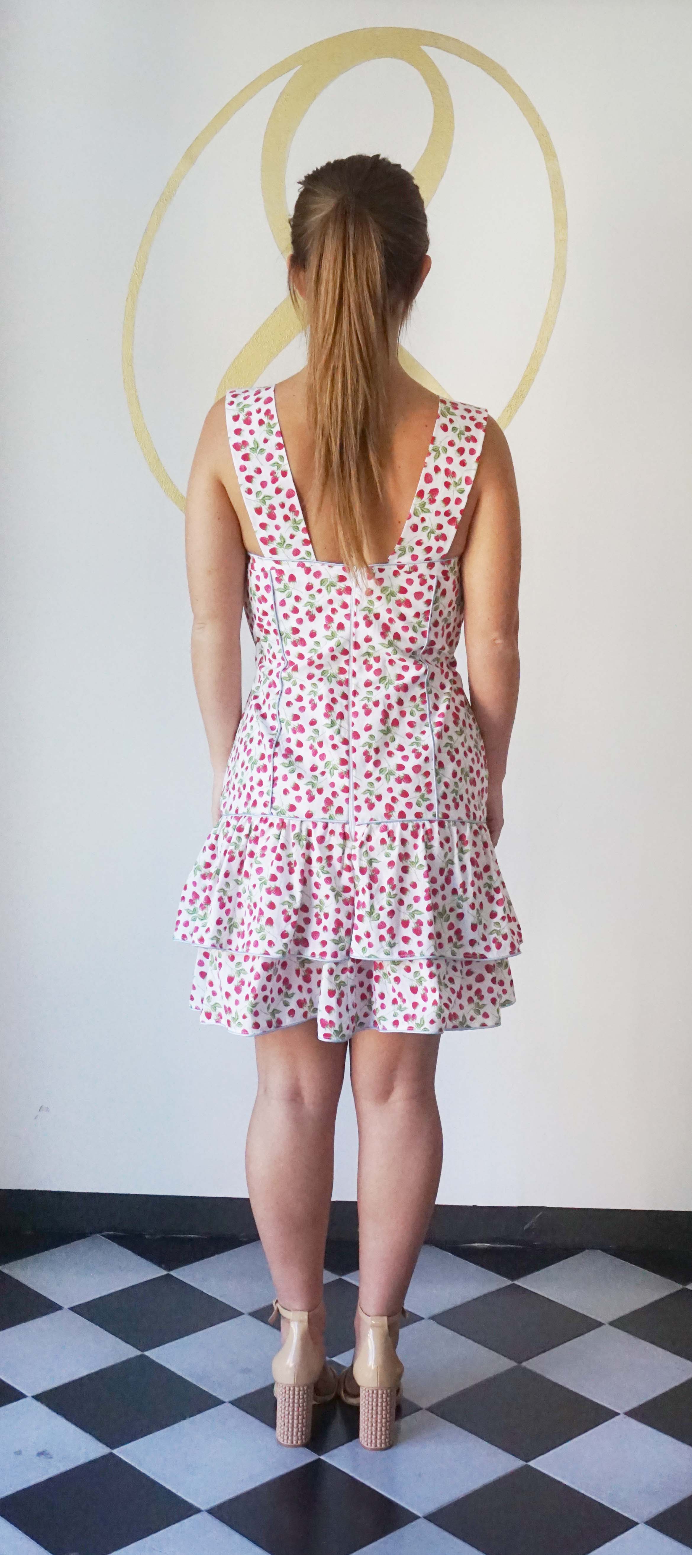 Abito corto con Balze in Puro Cotone Stampa Fragoline e Spallina design