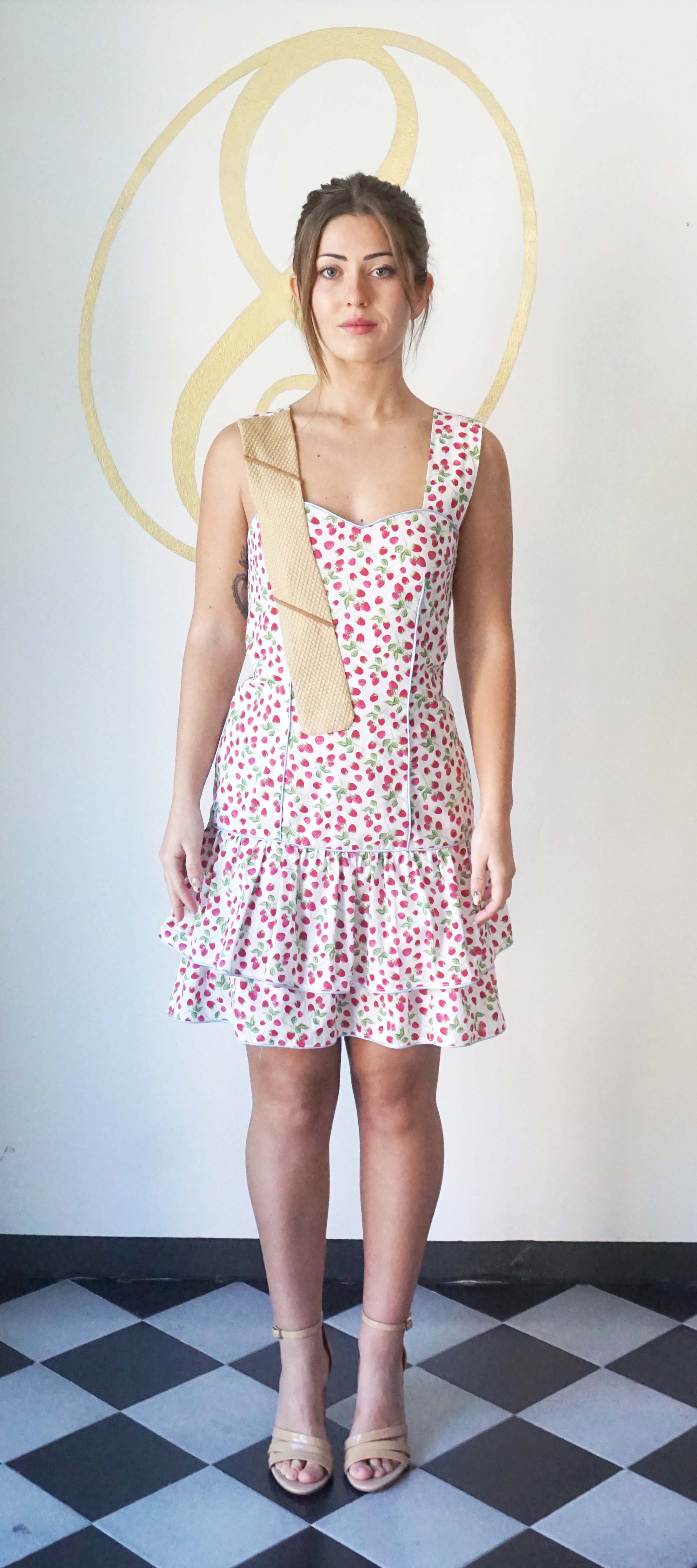 Abito corto con Balze in Puro Cotone Stampa Fragoline e Spallina design