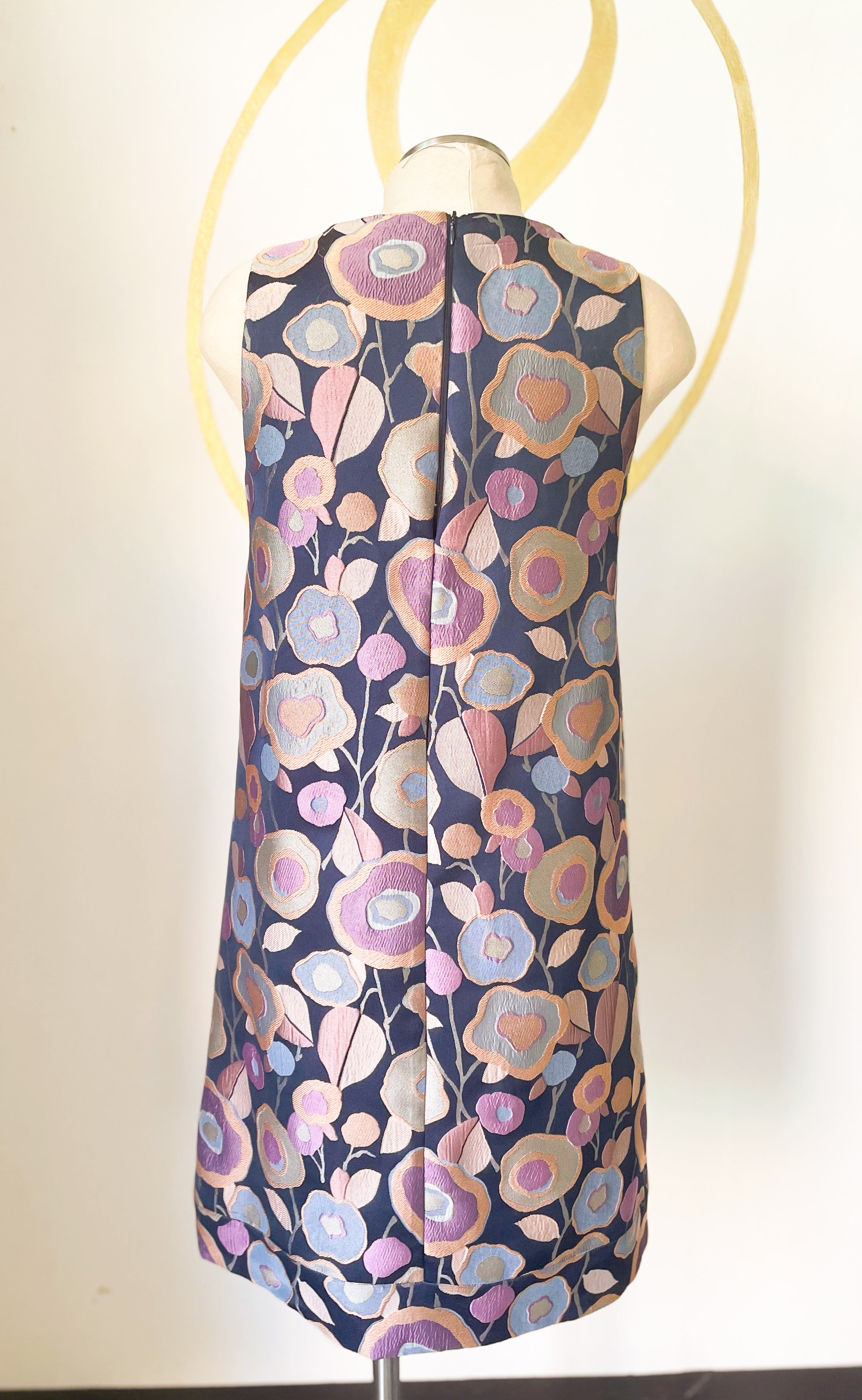 Abito Tubino a Trapezio in Broccato di Seta con Bolero