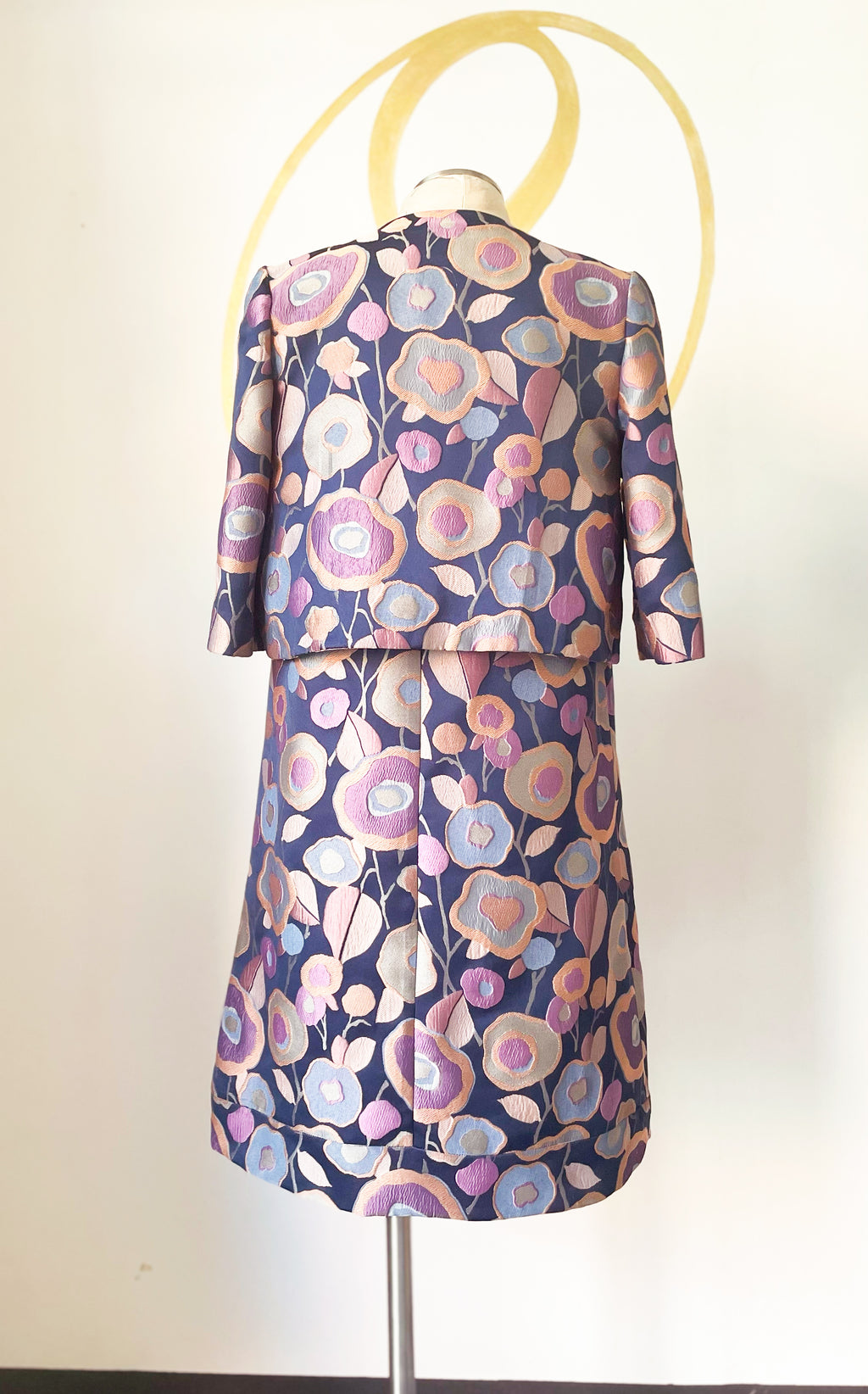 Abito Tubino a Trapezio in Broccato di Seta con Bolero