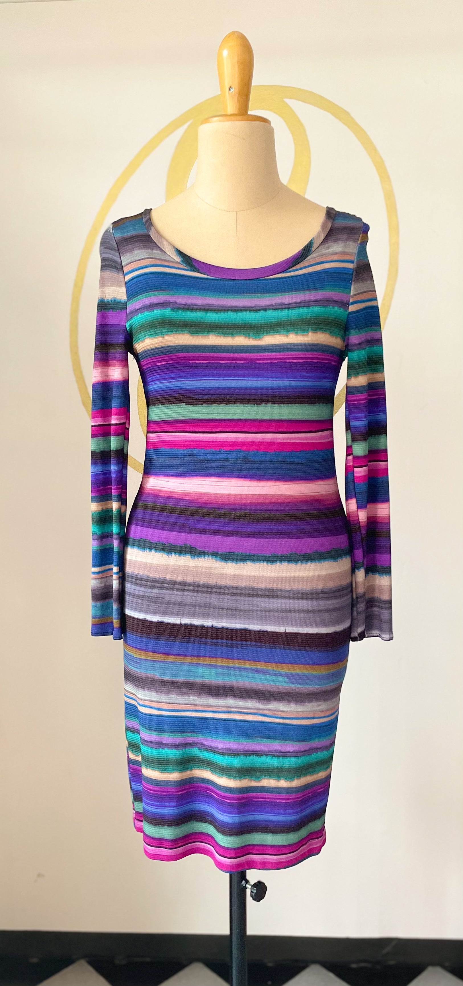 Abito tubino corto a maniche lunghe, righe effetto acquarello Design Lo Spazio dell'Arte e Sartoria