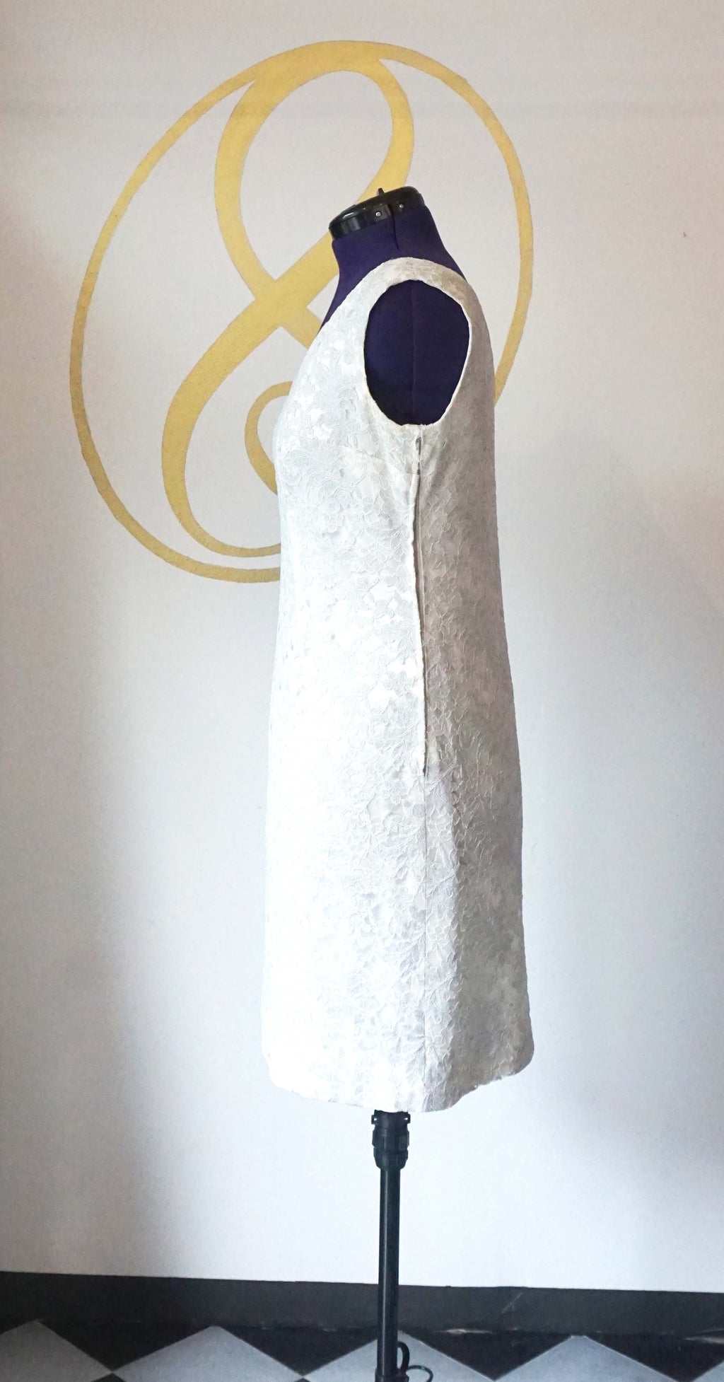 Abito tubino bianco in  pizzo su base raso