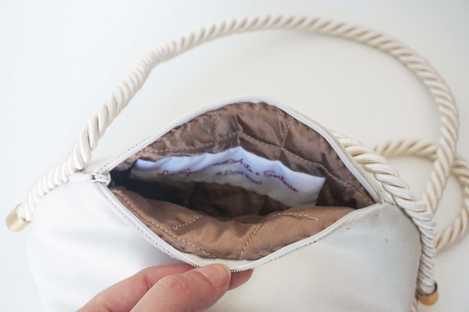 Borsetta rotonda biancha